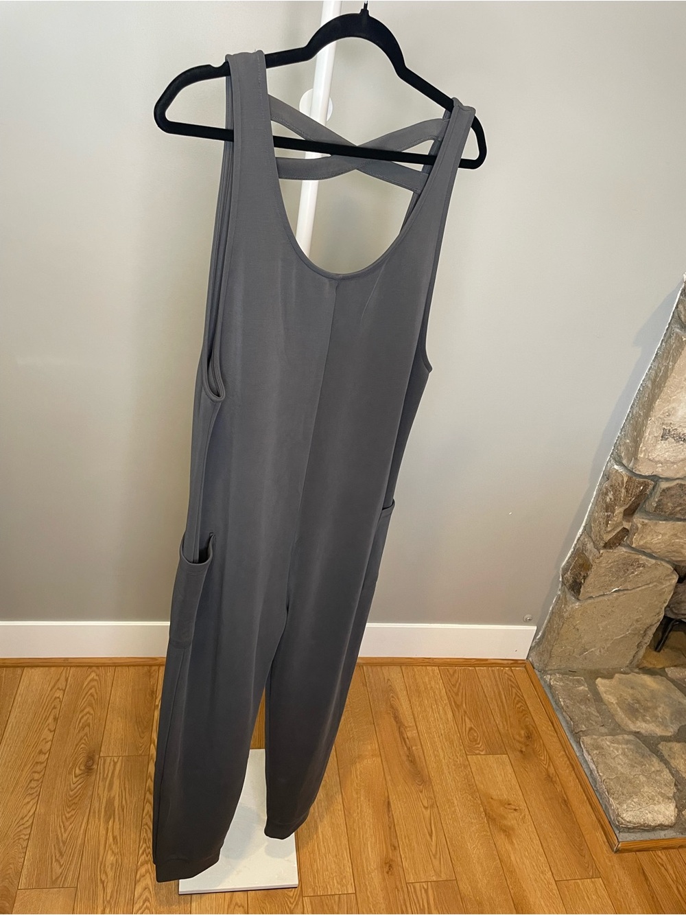 Spiritual Gangster Gray Sleeveless Cross-Back Jumpsuit NWOT - Medium - Picture 2 of 6